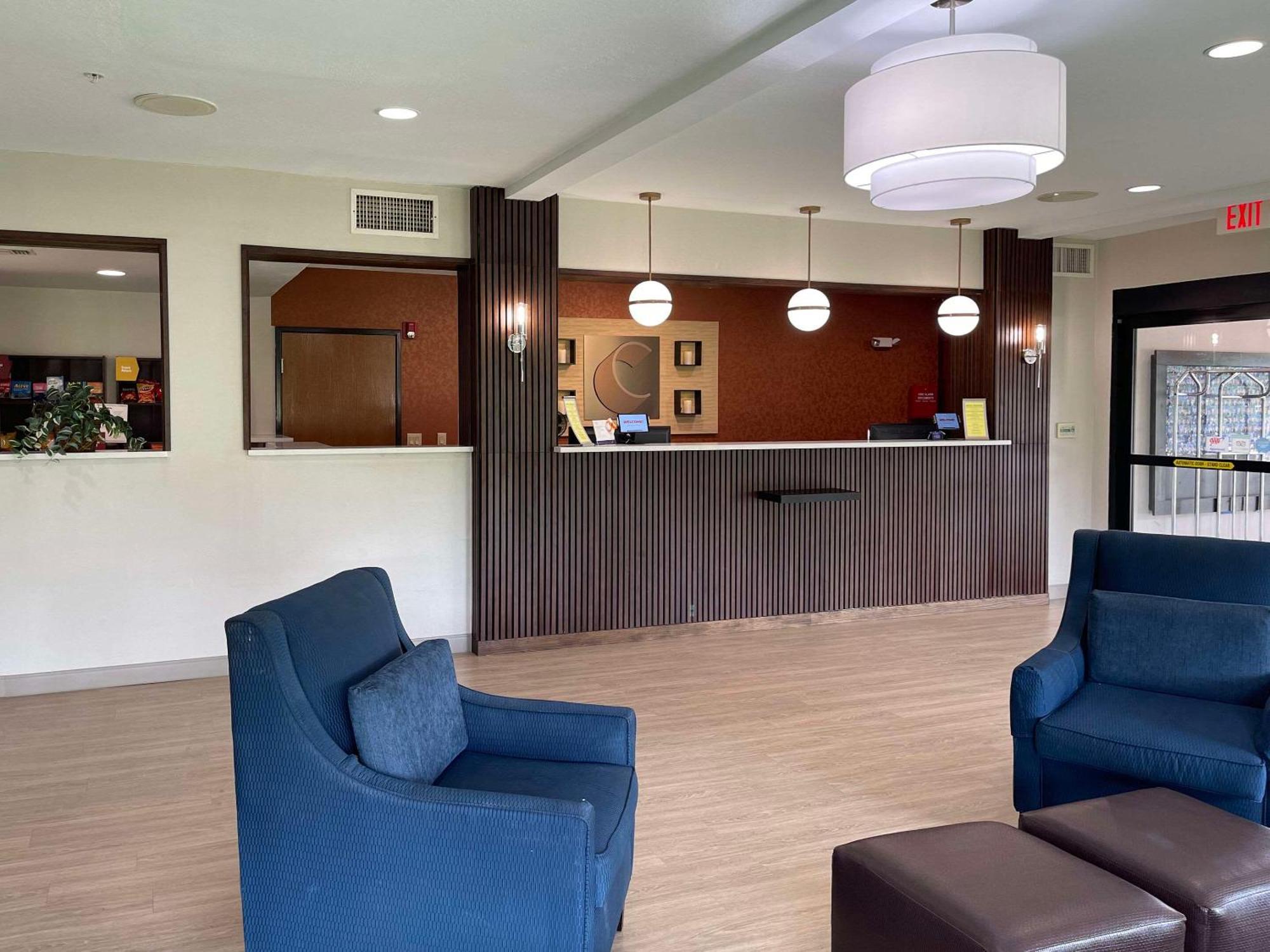 Comfort Suites Near Seaworld San Antonio Exterior photo